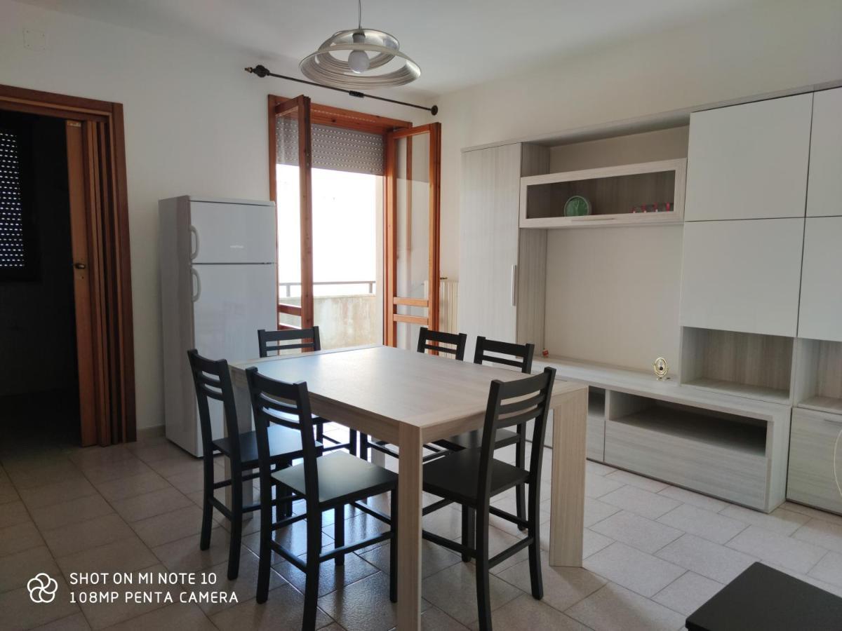 Casa Di Gigi- Comodo Appartamento In กาลาตีนา ภายนอก รูปภาพ