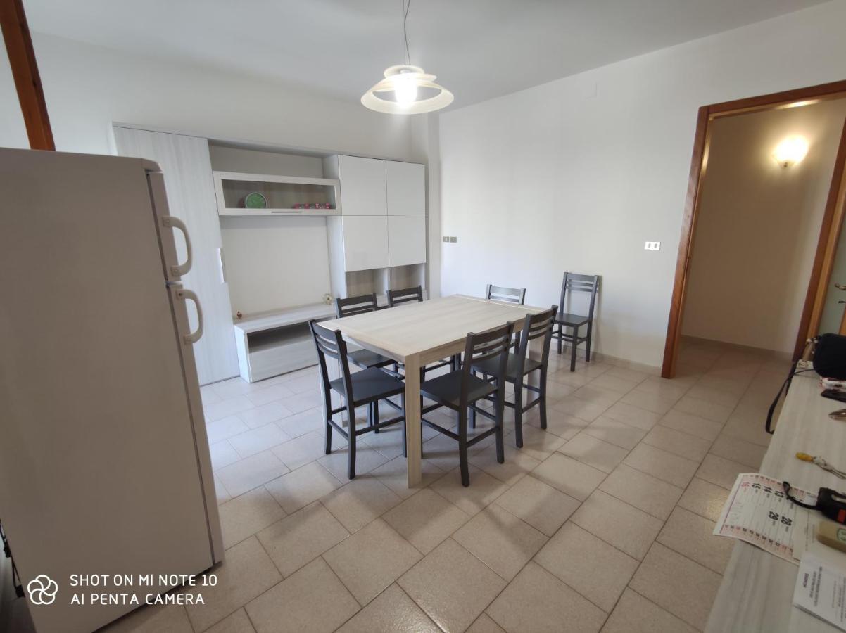 Casa Di Gigi- Comodo Appartamento In กาลาตีนา ภายนอก รูปภาพ
