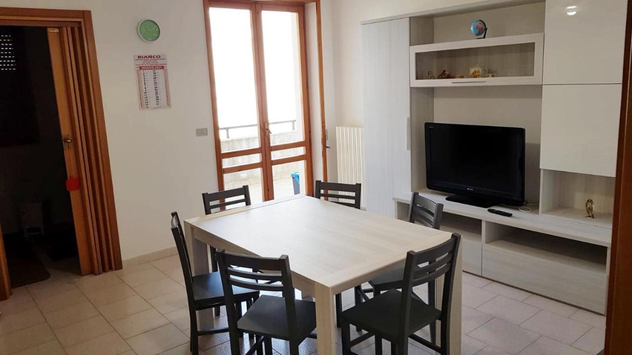Casa Di Gigi- Comodo Appartamento In กาลาตีนา ภายนอก รูปภาพ