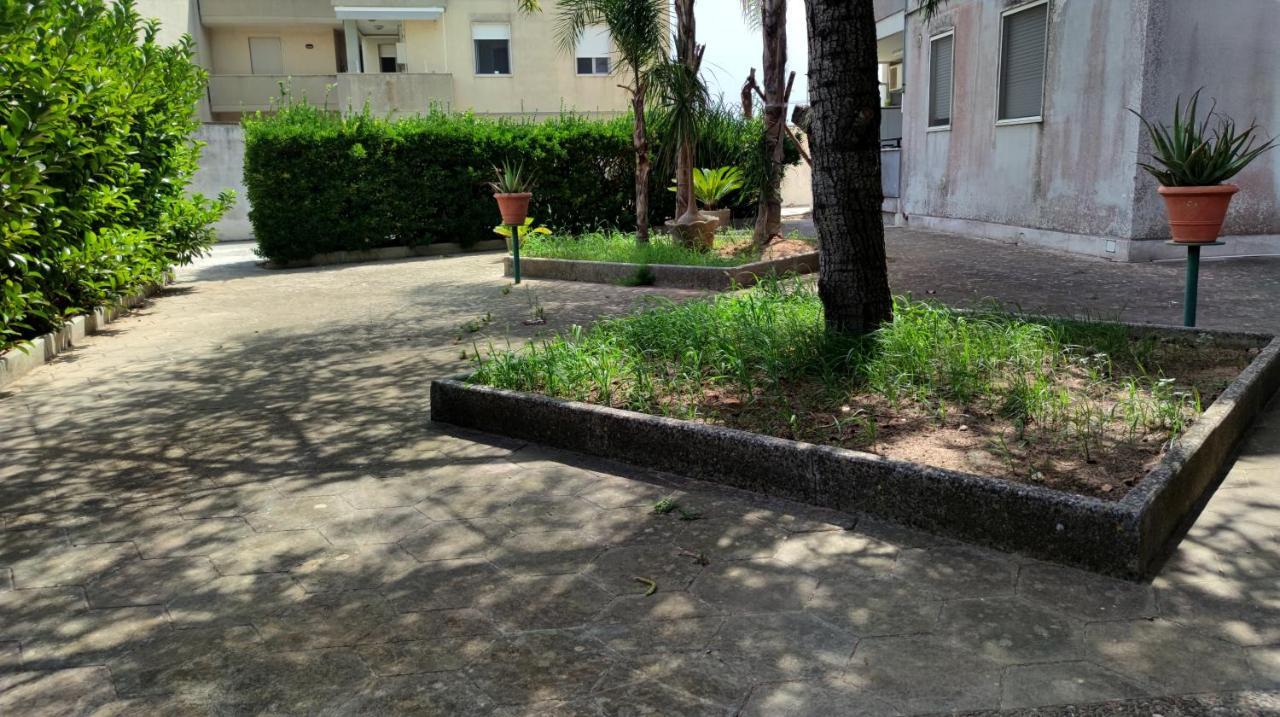 Casa Di Gigi- Comodo Appartamento In กาลาตีนา ภายนอก รูปภาพ